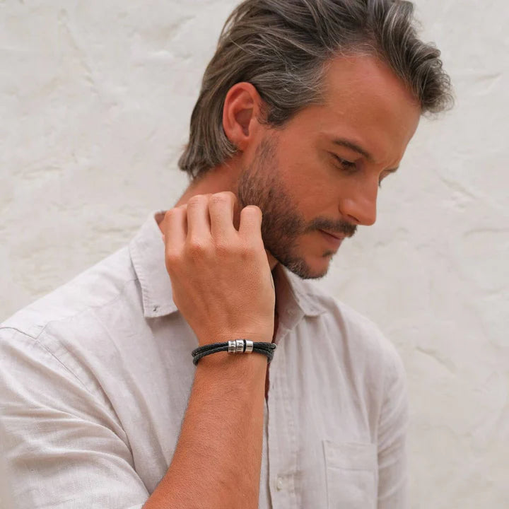 Customizable bracelet with family names - Leather with laser engraved pendants