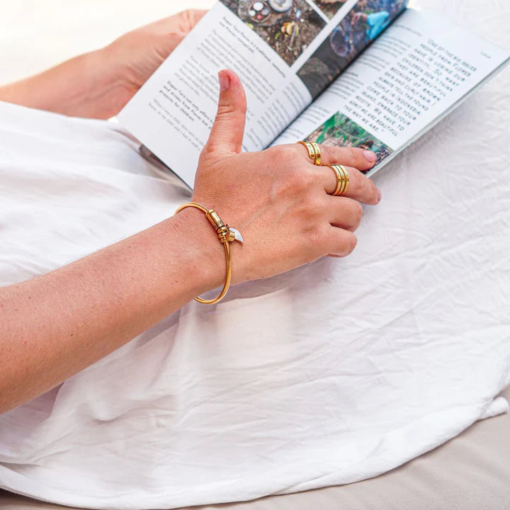 Family love bracelet with customizable pendants