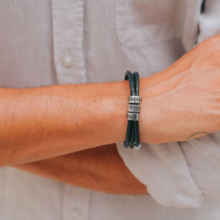 Customizable bracelet with family names - Leather with laser engraved pendants